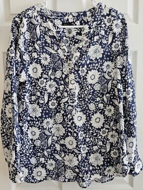Talbots Linen Blue White Floral Top Roll Tab Sleeves Henley